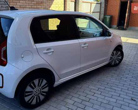 Белый Фольксваген e-up, объемом двигателя 0 л и пробегом 49 тыс. км за 8100 $, фото 5 на Automoto.ua