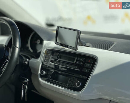 Белый Фольксваген e-up, объемом двигателя 0 л и пробегом 106 тыс. км за 6700 $, фото 30 на Automoto.ua