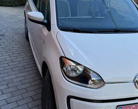 Белый Фольксваген e-up, объемом двигателя 0 л и пробегом 49 тыс. км за 8100 $, фото 4 на Automoto.ua