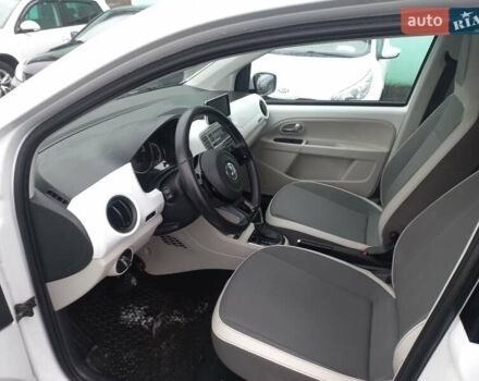 Білий Фольксваген e-up, об'ємом двигуна 0 л та пробігом 67 тис. км за 6200 $, фото 10 на Automoto.ua