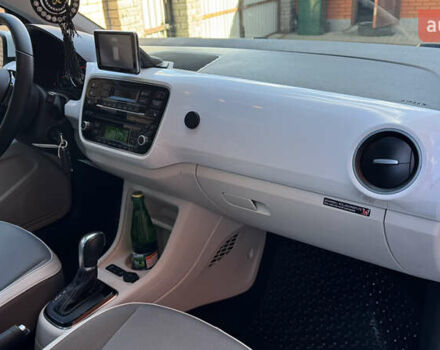 Білий Фольксваген e-up, об'ємом двигуна 0 л та пробігом 49 тис. км за 7700 $, фото 23 на Automoto.ua