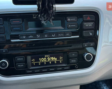 Белый Фольксваген e-up, объемом двигателя 0 л и пробегом 49 тыс. км за 8100 $, фото 41 на Automoto.ua