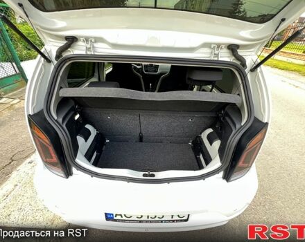 Белый Фольксваген e-up, объемом двигателя 0 л и пробегом 81 тыс. км за 7900 $, фото 7 на Automoto.ua