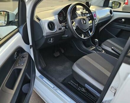 Белый Фольксваген e-up, объемом двигателя 0 л и пробегом 121 тыс. км за 8000 $, фото 10 на Automoto.ua