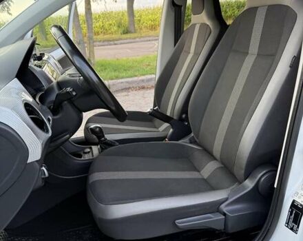 Белый Фольксваген e-up, объемом двигателя 0 л и пробегом 78 тыс. км за 7600 $, фото 16 на Automoto.ua