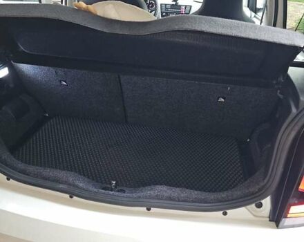 Белый Фольксваген e-up, объемом двигателя 0 л и пробегом 121 тыс. км за 8000 $, фото 12 на Automoto.ua