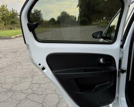 Белый Фольксваген e-up, объемом двигателя 0 л и пробегом 78 тыс. км за 7600 $, фото 17 на Automoto.ua