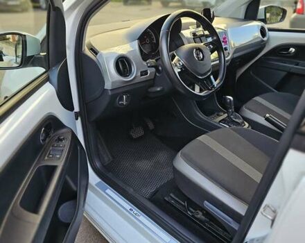 Белый Фольксваген e-up, объемом двигателя 0 л и пробегом 121 тыс. км за 8000 $, фото 6 на Automoto.ua