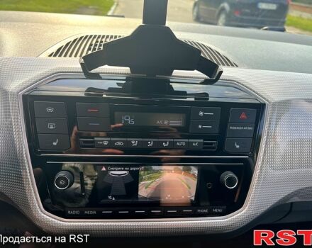 Белый Фольксваген e-up, объемом двигателя 0 л и пробегом 81 тыс. км за 7900 $, фото 6 на Automoto.ua