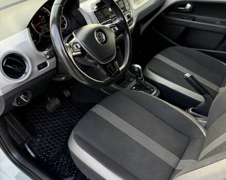 Белый Фольксваген e-up, объемом двигателя 0 л и пробегом 78 тыс. км за 7600 $, фото 12 на Automoto.ua