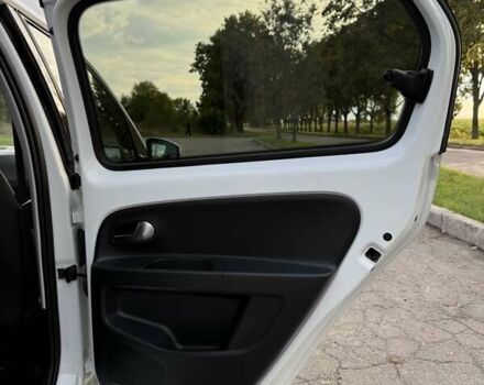 Белый Фольксваген e-up, объемом двигателя 0 л и пробегом 78 тыс. км за 7600 $, фото 20 на Automoto.ua