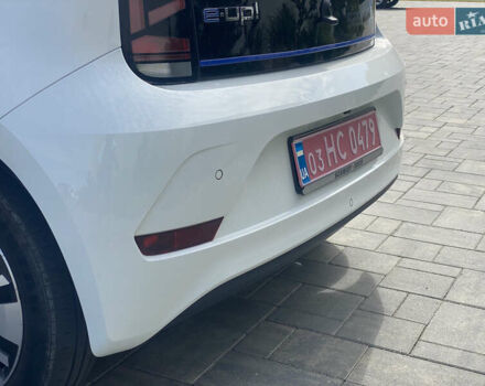 Белый Фольксваген e-up, объемом двигателя 0 л и пробегом 93 тыс. км за 12500 $, фото 33 на Automoto.ua