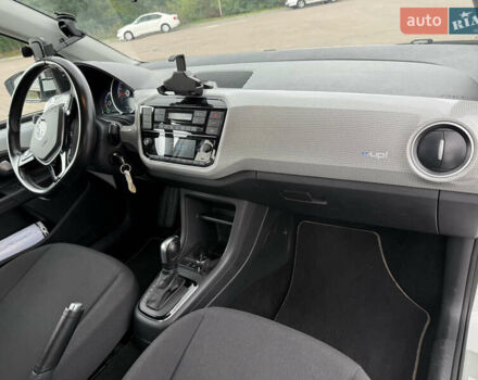 Белый Фольксваген e-up, объемом двигателя 0 л и пробегом 95 тыс. км за 12500 $, фото 25 на Automoto.ua