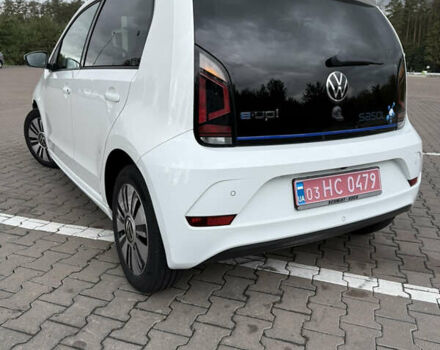 Белый Фольксваген e-up, объемом двигателя 0 л и пробегом 95 тыс. км за 12500 $, фото 10 на Automoto.ua