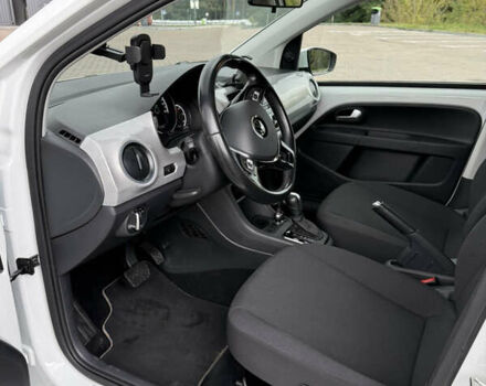 Белый Фольксваген e-up, объемом двигателя 0 л и пробегом 95 тыс. км за 12500 $, фото 17 на Automoto.ua