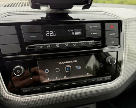 Белый Фольксваген e-up, объемом двигателя 0 л и пробегом 95 тыс. км за 12500 $, фото 37 на Automoto.ua