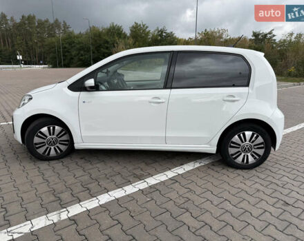 Белый Фольксваген e-up, объемом двигателя 0 л и пробегом 95 тыс. км за 12500 $, фото 12 на Automoto.ua