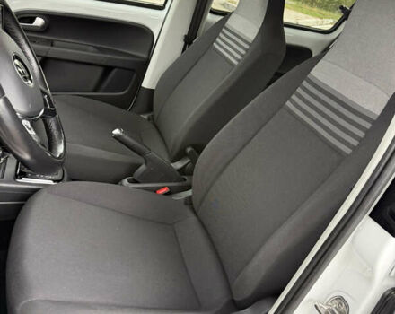 Белый Фольксваген e-up, объемом двигателя 0 л и пробегом 95 тыс. км за 12500 $, фото 18 на Automoto.ua