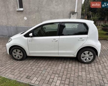 Белый Фольксваген e-up, объемом двигателя 0 л и пробегом 130 тыс. км за 9600 $, фото 1 на Automoto.ua