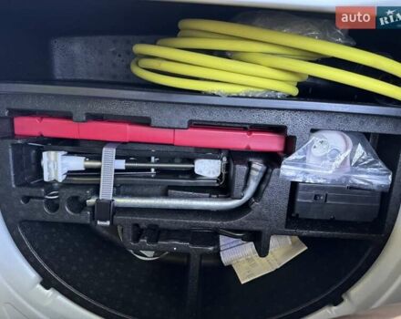 Белый Фольксваген e-up, объемом двигателя 0 л и пробегом 17 тыс. км за 14900 $, фото 19 на Automoto.ua