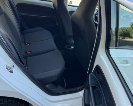 Белый Фольксваген e-up, объемом двигателя 0 л и пробегом 17 тыс. км за 14900 $, фото 31 на Automoto.ua