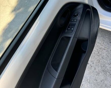 Белый Фольксваген e-up, объемом двигателя 0 л и пробегом 17 тыс. км за 14900 $, фото 39 на Automoto.ua