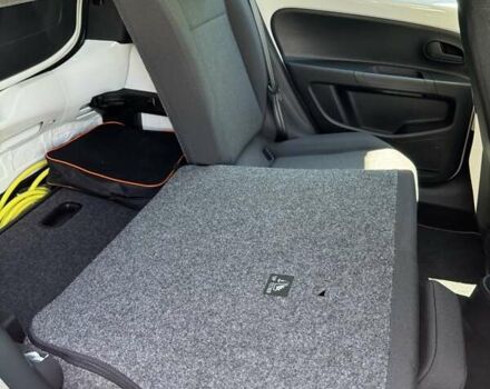 Белый Фольксваген e-up, объемом двигателя 0 л и пробегом 17 тыс. км за 14900 $, фото 18 на Automoto.ua