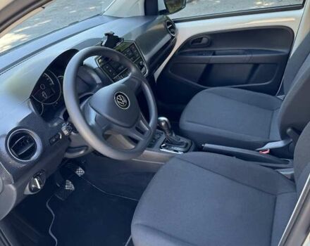 Белый Фольксваген e-up, объемом двигателя 0 л и пробегом 17 тыс. км за 14900 $, фото 9 на Automoto.ua