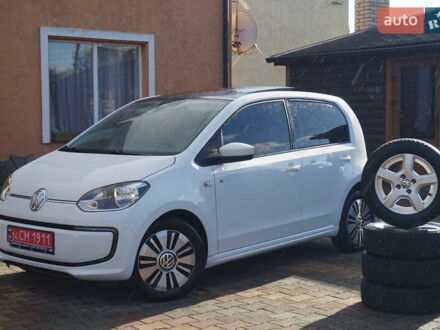 Фольксваген e-up 2013 в Самборе на Automoto.ua Белый Фольксваген e-up, объемом двигателя 0 л и пробегом 120 тыс. км за 6000 $, фото 1 на Automoto.ua