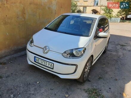 Фольксваген e-up 2013 в Кривом Роге на Automoto.ua Белый Фольксваген e-up, объемом двигателя 0 л и пробегом 134 тыс. км за 7150 $, фото 1 на Automoto.ua