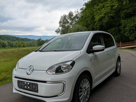 Фольксваген e-up 2013 в Дрогобыче на Automoto.ua Белый Фольксваген e-up, объемом двигателя 0 л и пробегом 98 тыс. км за 5899 $, фото 1 на Automoto.ua