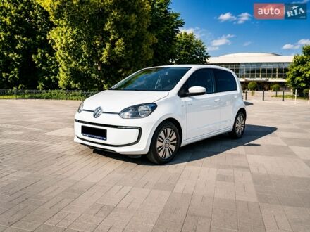 Белый Фольксваген e-up, объемом двигателя 0 л и пробегом 111 тыс. км за 8700 $, фото 1 на Automoto.ua