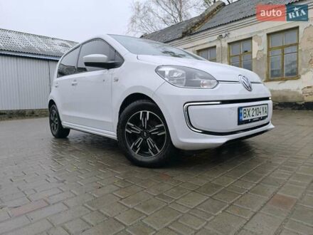 Фольксваген e-up 2016 в Изяслве на Automoto.ua Белый Фольксваген e-up, объемом двигателя 0 л и пробегом 130 тыс. км за 6699 $, фото 1 на Automoto.ua