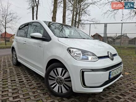 Белый Фольксваген e-up, объемом двигателя 0 л и пробегом 55 тыс. км за 10999 $, фото 1 на Automoto.ua