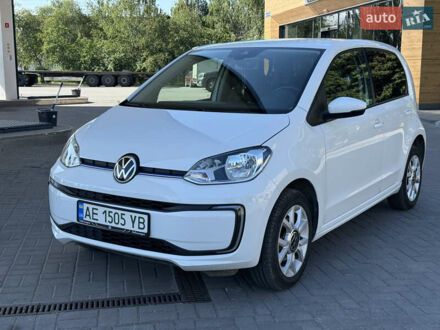 Фольксваген e-up 2021 в Днепре (Днепропетровске) на Automoto.ua Белый Фольксваген e-up, объемом двигателя 0 л и пробегом 38 тыс. км за 12600 $, фото 1 на Automoto.ua