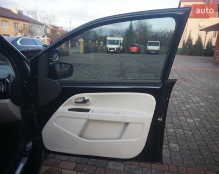 Черный Фольксваген e-up, объемом двигателя 0 л и пробегом 100 тыс. км за 6000 $, фото 39 на Automoto.ua