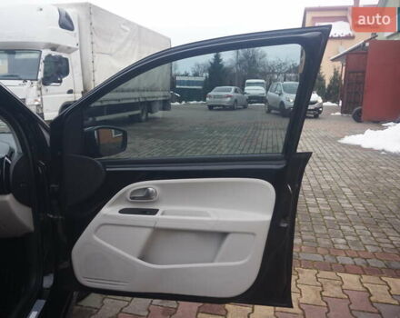 Черный Фольксваген e-up, объемом двигателя 0 л и пробегом 151 тыс. км за 5555 $, фото 36 на Automoto.ua