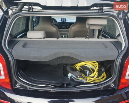 Черный Фольксваген e-up, объемом двигателя 0 л и пробегом 100 тыс. км за 6000 $, фото 44 на Automoto.ua