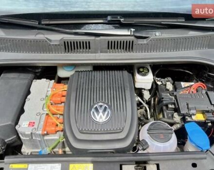 Черный Фольксваген e-up, объемом двигателя 0 л и пробегом 140 тыс. км за 6500 $, фото 20 на Automoto.ua