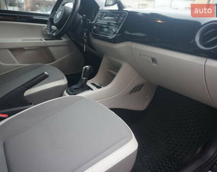 Черный Фольксваген e-up, объемом двигателя 0 л и пробегом 151 тыс. км за 5555 $, фото 37 на Automoto.ua