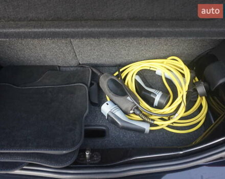 Черный Фольксваген e-up, объемом двигателя 0 л и пробегом 100 тыс. км за 6000 $, фото 43 на Automoto.ua