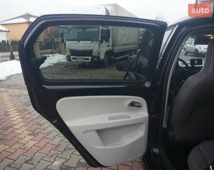 Черный Фольксваген e-up, объемом двигателя 0 л и пробегом 151 тыс. км за 5555 $, фото 43 на Automoto.ua