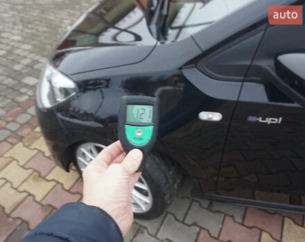 Черный Фольксваген e-up, объемом двигателя 0 л и пробегом 151 тыс. км за 5555 $, фото 61 на Automoto.ua