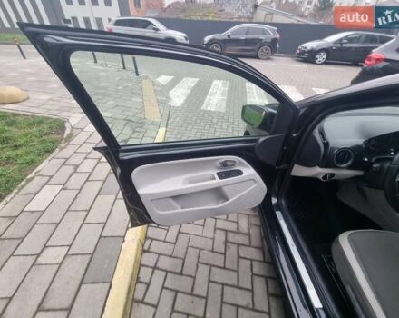 Черный Фольксваген e-up, объемом двигателя 0 л и пробегом 113 тыс. км за 5999 $, фото 23 на Automoto.ua