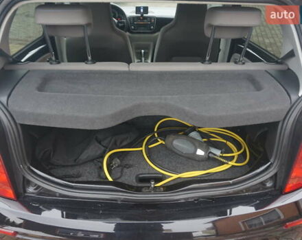 Черный Фольксваген e-up, объемом двигателя 0 л и пробегом 151 тыс. км за 5555 $, фото 47 на Automoto.ua