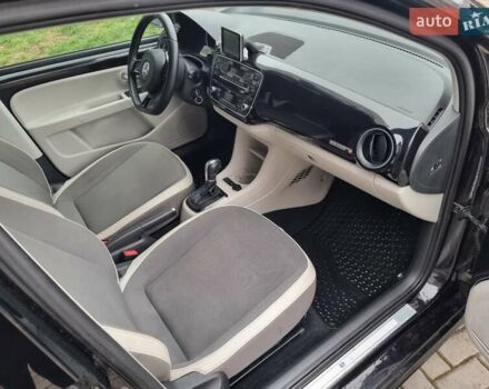 Черный Фольксваген e-up, объемом двигателя 0 л и пробегом 113 тыс. км за 5999 $, фото 30 на Automoto.ua