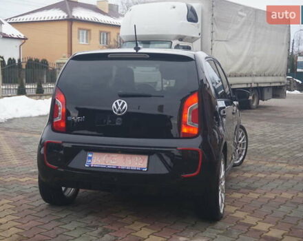 Черный Фольксваген e-up, объемом двигателя 0 л и пробегом 151 тыс. км за 5555 $, фото 6 на Automoto.ua