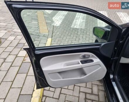 Черный Фольксваген e-up, объемом двигателя 0 л и пробегом 113 тыс. км за 5999 $, фото 24 на Automoto.ua