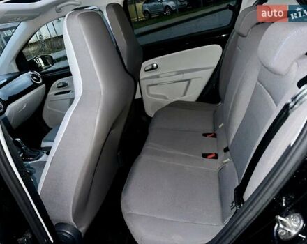 Чорний Фольксваген e-up, об'ємом двигуна 0 л та пробігом 57 тис. км за 6800 $, фото 15 на Automoto.ua