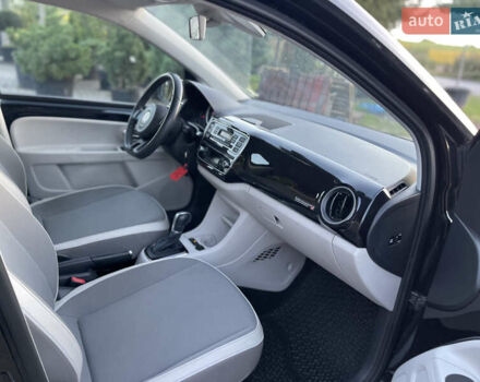 Черный Фольксваген e-up, объемом двигателя 0 л и пробегом 101 тыс. км за 5999 $, фото 10 на Automoto.ua